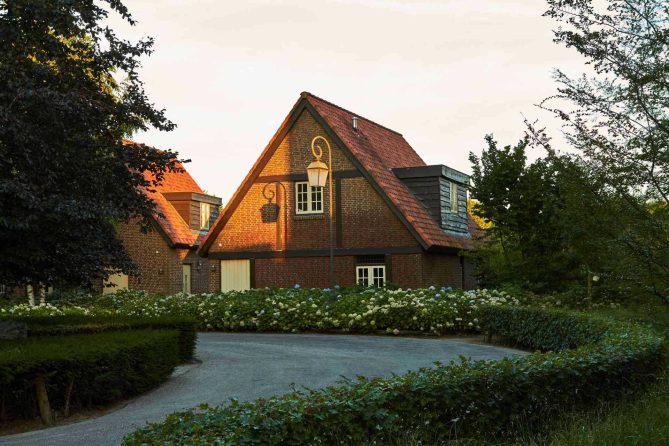 7 Exterior Upgrades To Elevate Curb Appeal - Gio Building Group