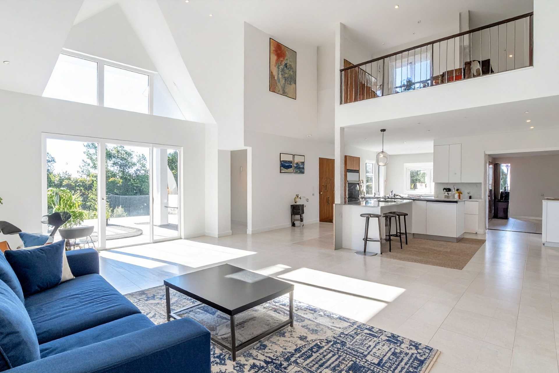 Seamless Luxury: Balancing Open-Concept Design with Energy Efficiency - Gio Building Group